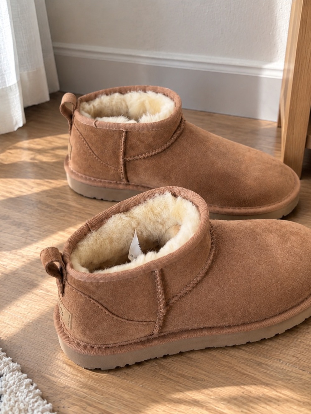 UGG Kids Mini Boots in Chestnut Suede with Shearling